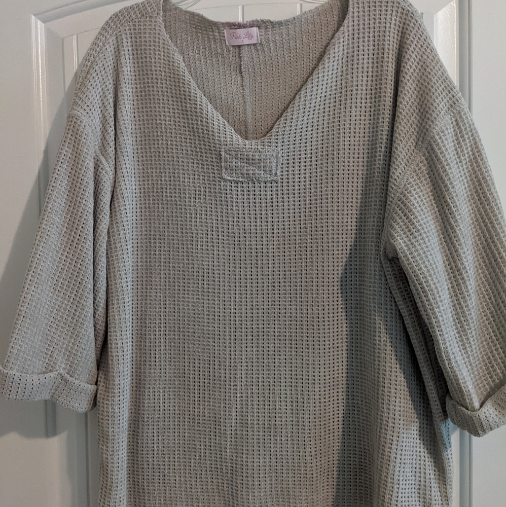 NWOT Pink Lily Sweater Small Grey